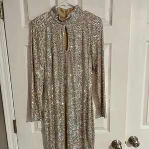 Vince Camuto sequin cocktail dress with keyhole